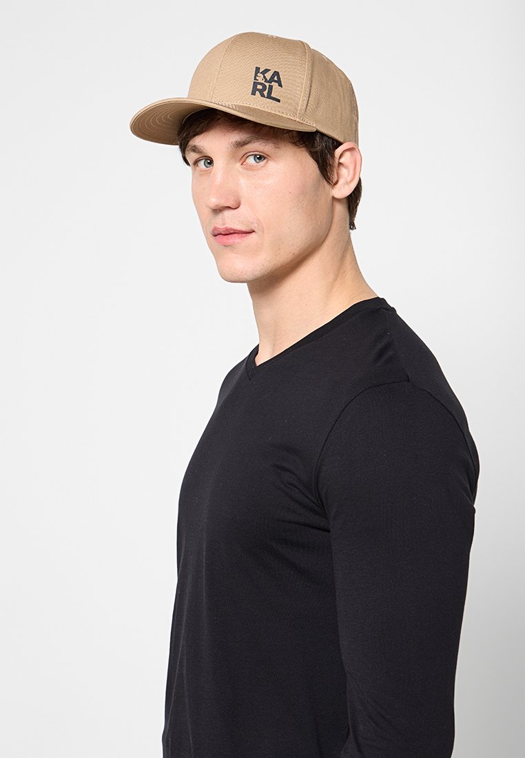 UNISEX Media 3