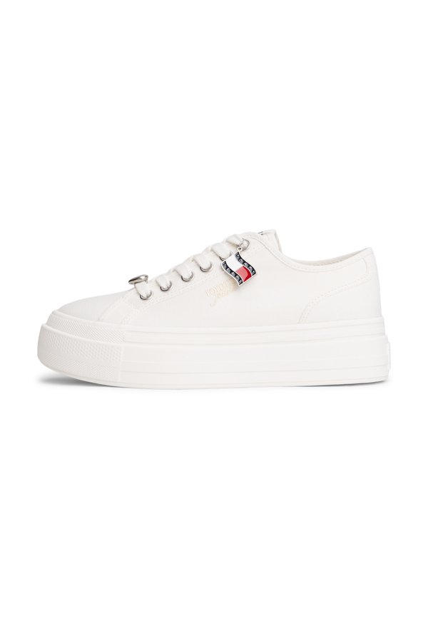 Tommy Jeans CANVAS PLATFORM TRAINERS WITH CHARMS