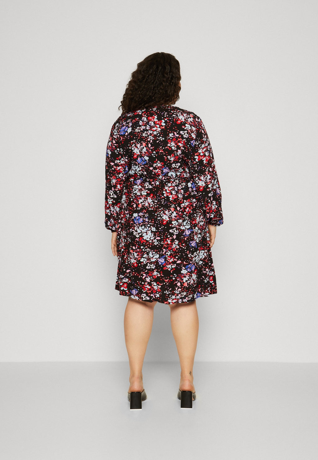 ONLY Carmakoma CARDEEDEE LIFE KNEE DRESS