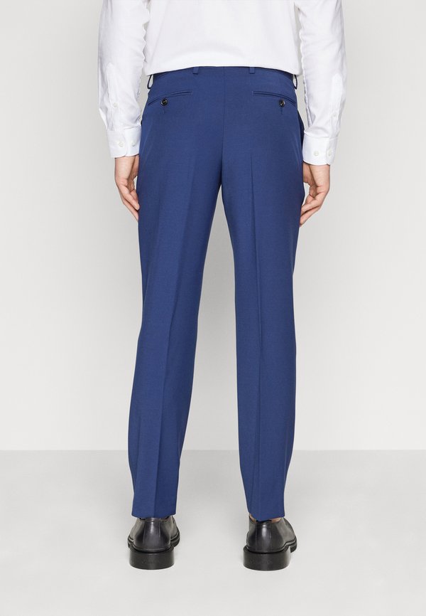 Isaac Dewhirst THE PREMIUM NOTCH FASHION SUIT