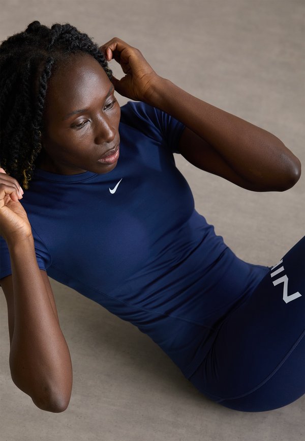 Nike Performance ONE TOP