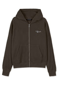 Dunkelolivgrüne Zip-Hoodie aus Rippstoff, mit einer großen Kapuze, Seitentaschen und einem kleinen weißen "Pegador"-Logo auf der Brust.