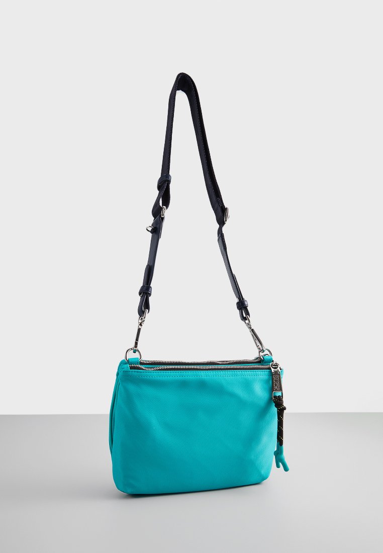 Mandarina Duck STYLE