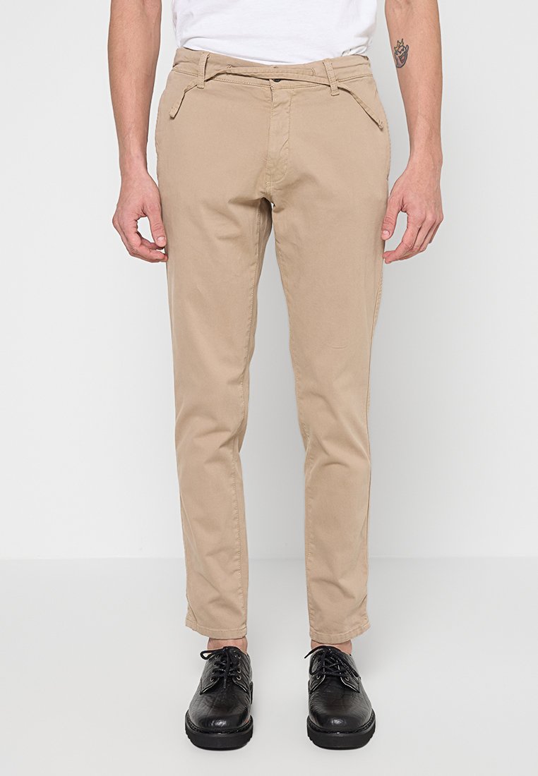SLIM FIT Media 1