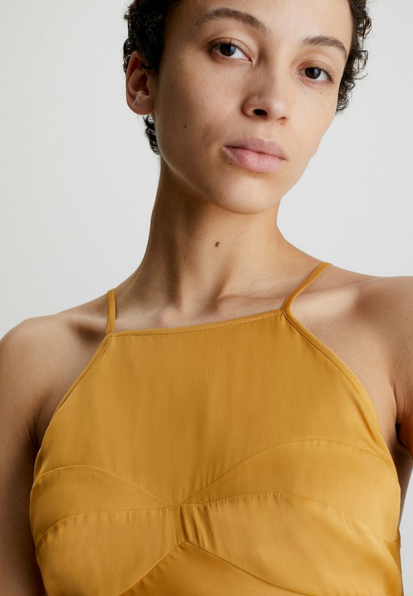 Calvin Klein SLIM HALTER