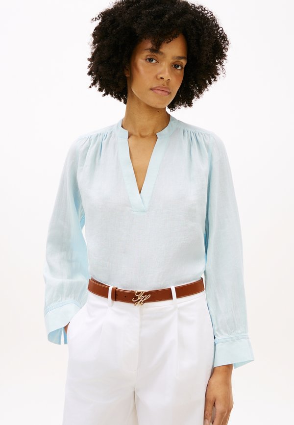 Tommy Hilfiger RELAXED FIT PURE LINEN V-NECK BLOUSE - Blouse - keepsake blue