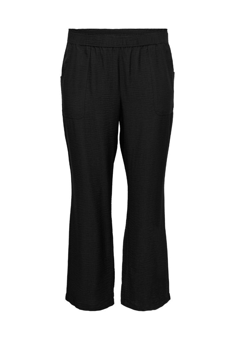 Schwarze, strukturierte Weitbein-Hose mit elastischem Bund und aufgesetzten Taschen vorne.