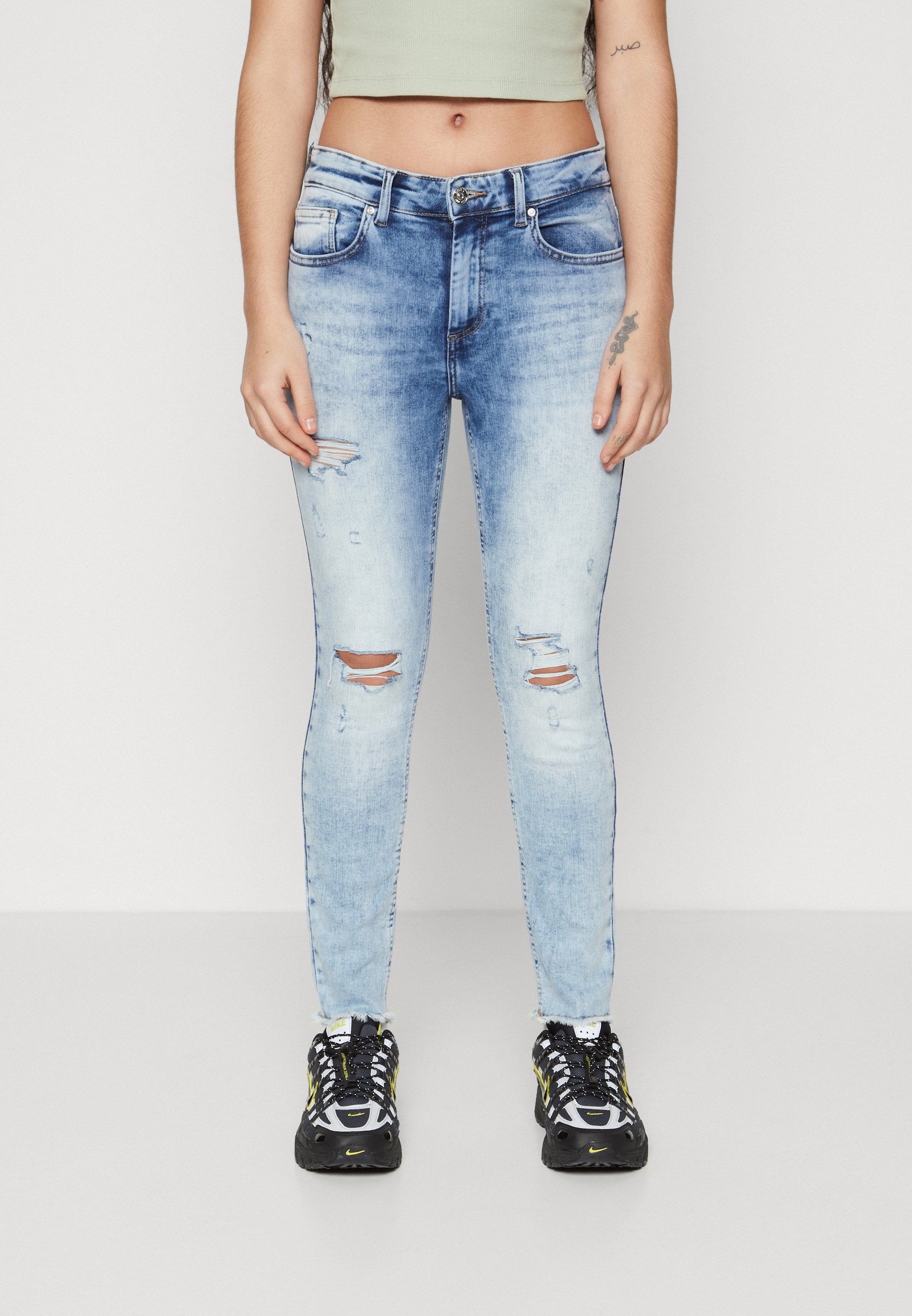 ONLBLUSH MID WAIST Media 3