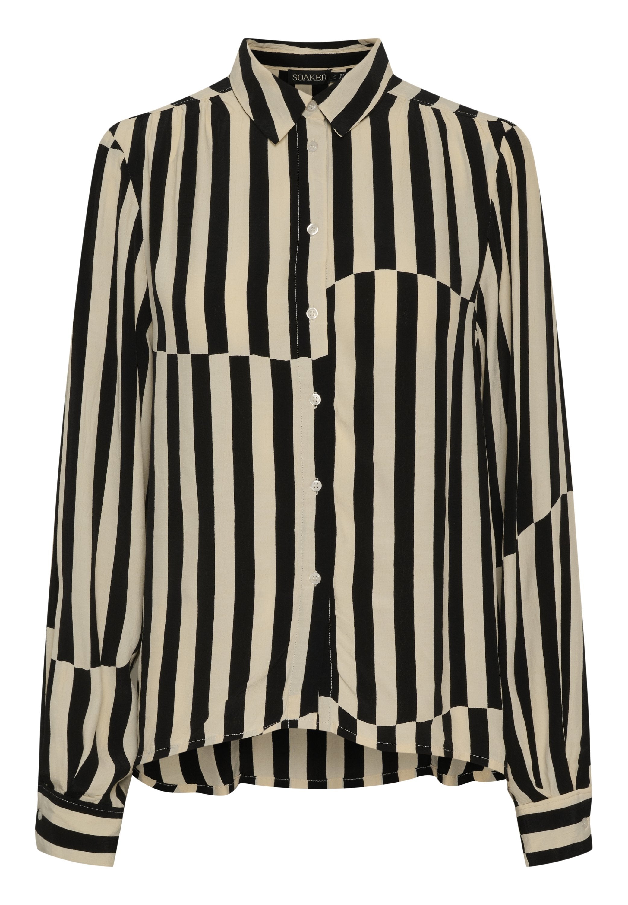 Schwarz-beige gestreiftes Langarmhemd mit Knopfleiste, Kragen, Brusttasche und abgerundetem Saum. Glatte Stofftextur.
