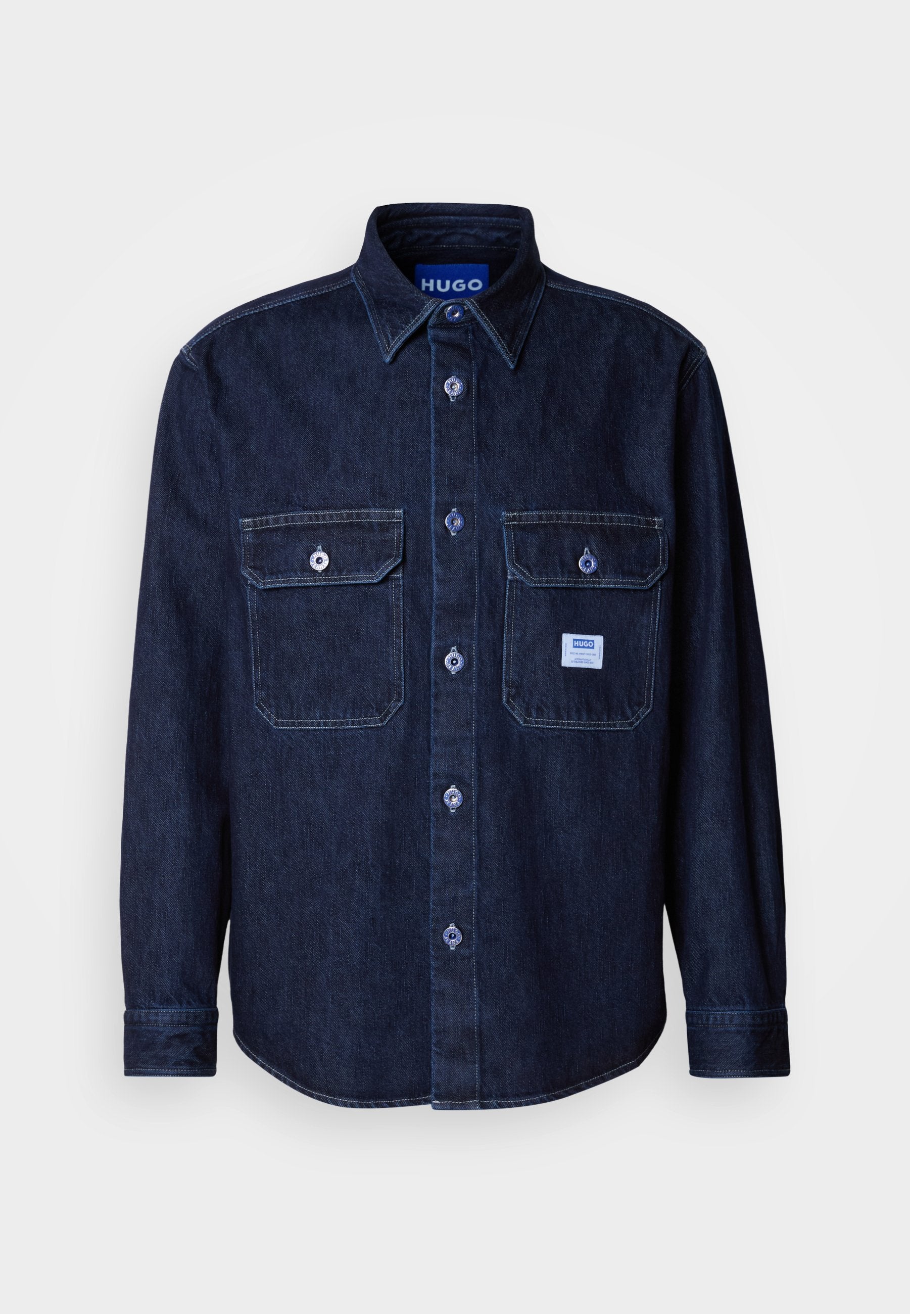 Dunkelblaues Jeanshemd mit Knopfleiste, langen Ärmeln, zwei Brusttaschen und blauem Markenschild. Verfügt über kontrastierende Nähte und klassisches Kragen-Design.