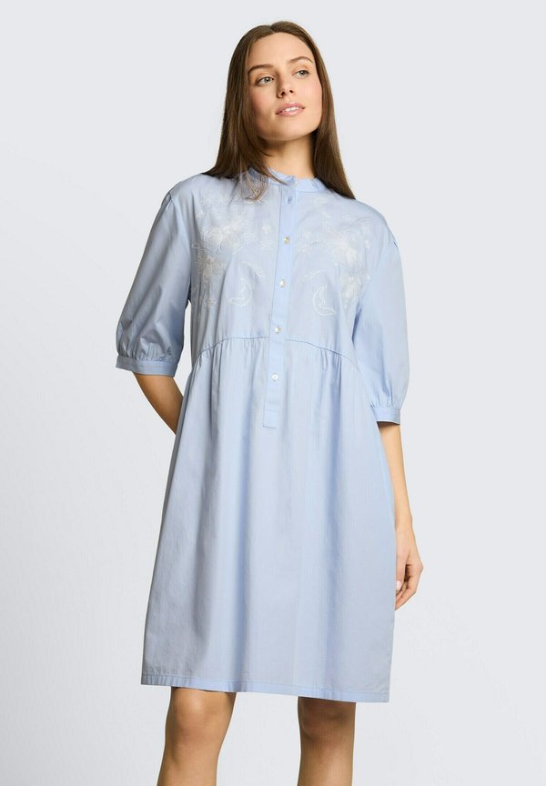 TOM TAILOR TOM TAILOR KLEIDER & JUMPSUITS LOOSE FIT KLEID MIT BLUMEN-STICKEREI - Shirt dress - kentucky blue