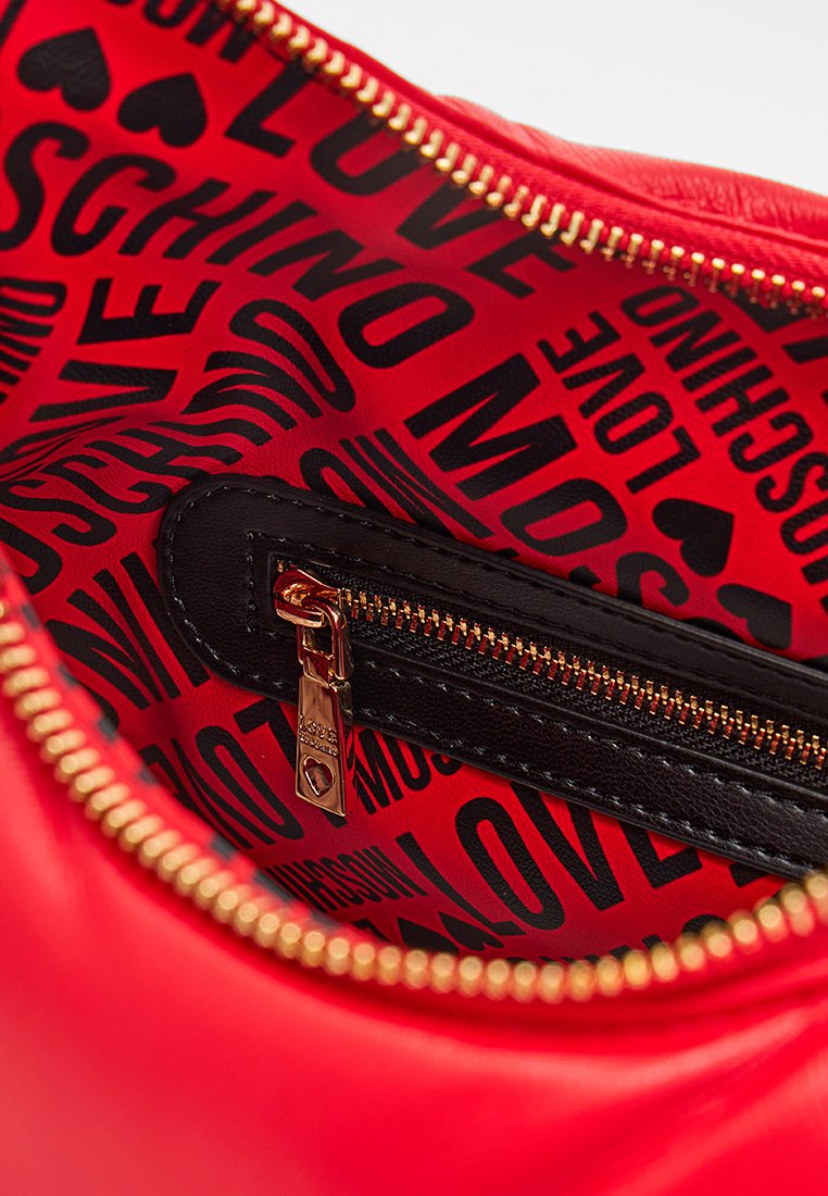 Love Moschino
