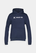 Dunkelblaues Kapuzensweatshirt aus weichem Stoff, mit einer frontalen Tasche und einem weißen "MADRID"-Logo auf der Brust gedruckt.