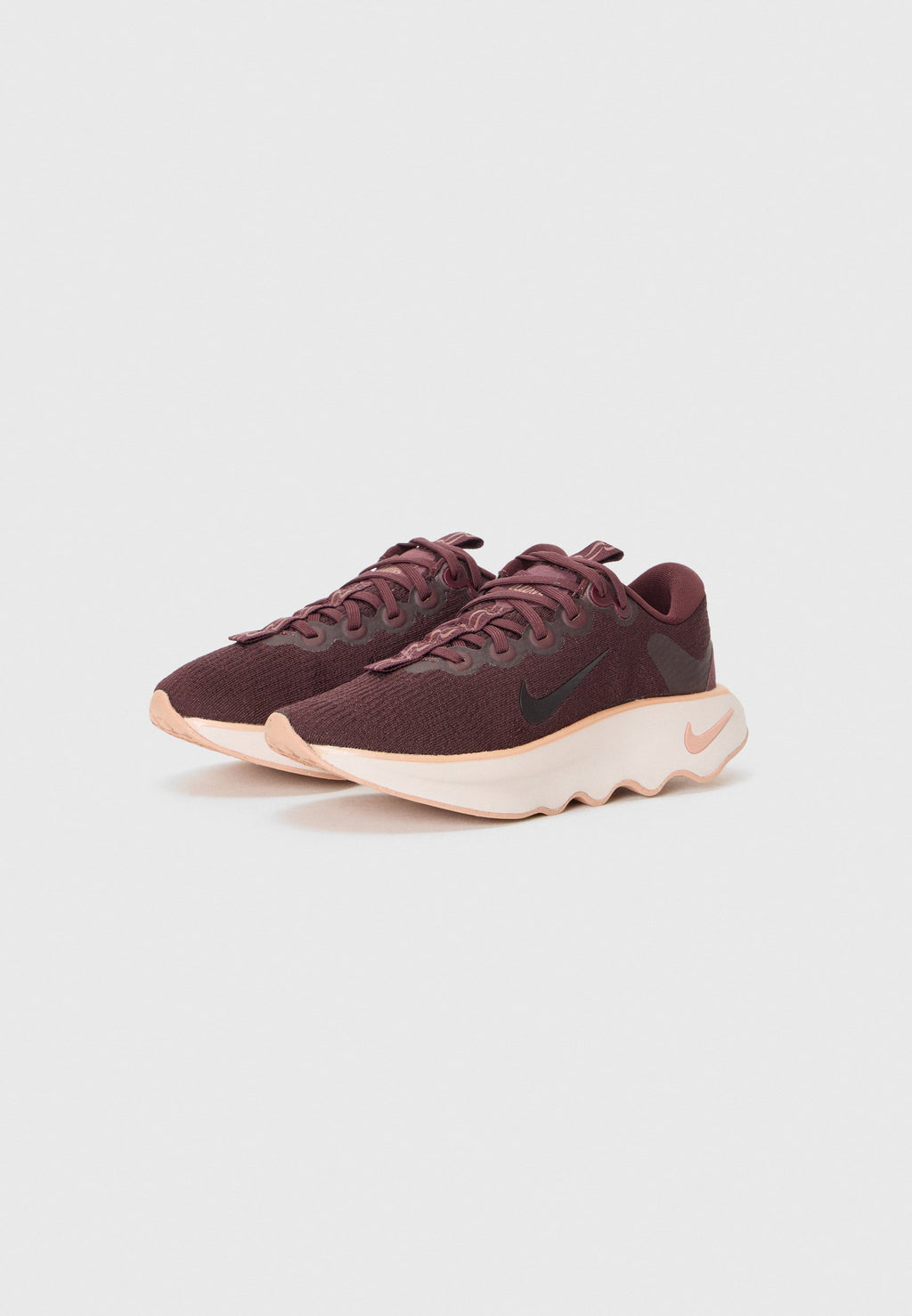 Nike Performance MOTIVA