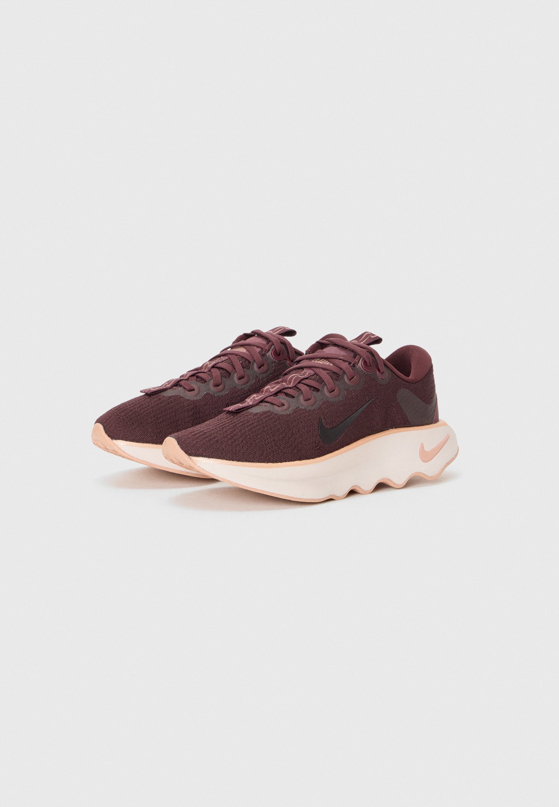 Nike Performance MOTIVA