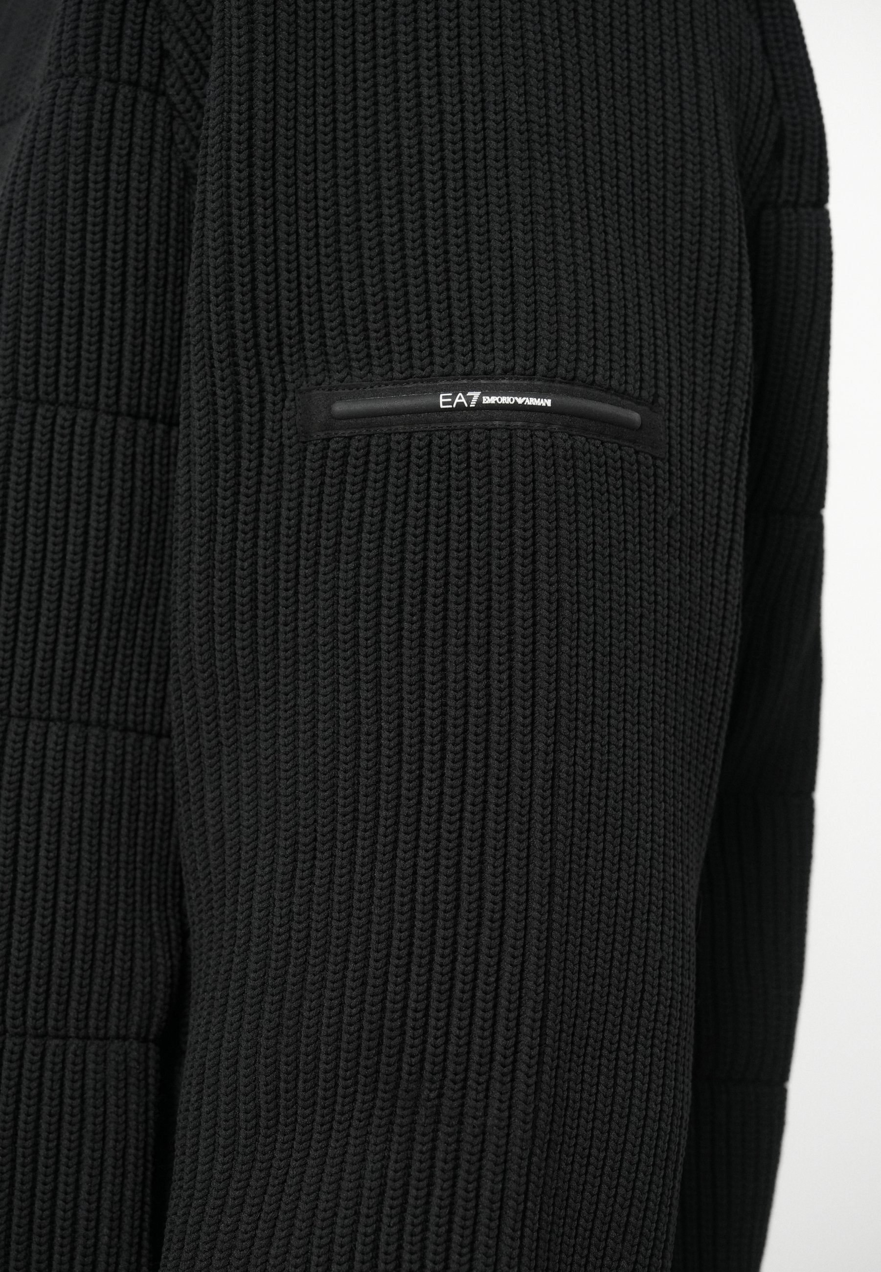 MOUNTAIN JACKET SPECIAL Media 7