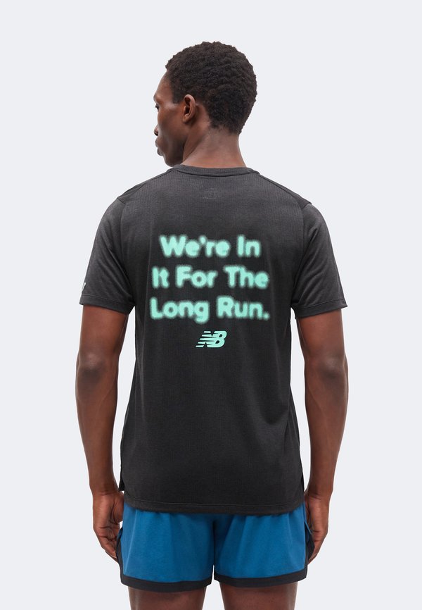 New Balance RC ESSENTIAL GRAPHIC - Sports T-shirt - black