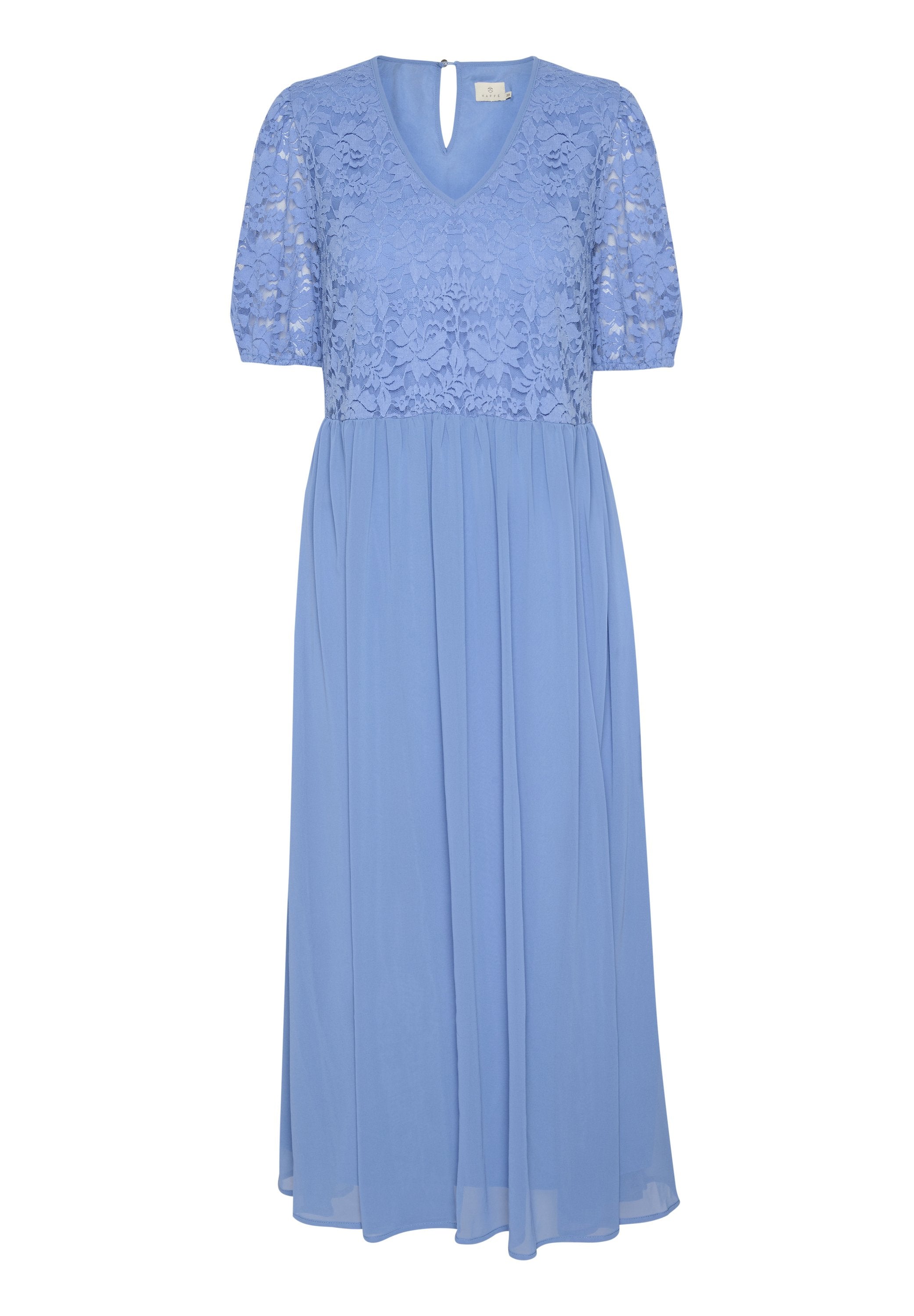 Hellblaues Kleid mit einem floralen Spitzen-Oberteil, V-Ausschnitt, kurzen Puffärmeln und einem fließenden Rock, der mit einem Schlüsselaugen-Detail im Rücken versehen ist.