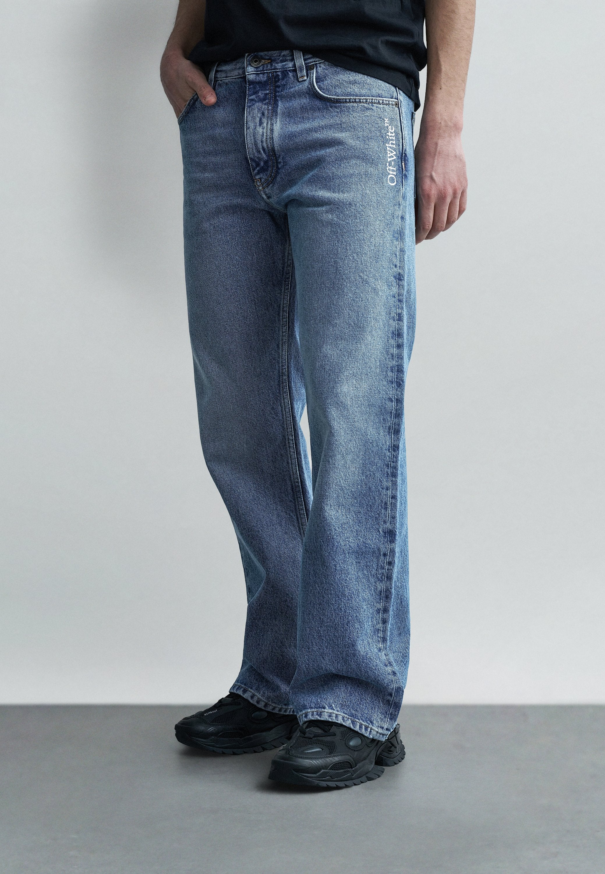OFF-WHITE HALF ARROW