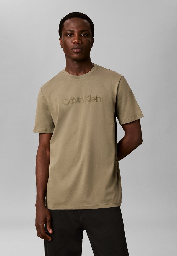 Calvin Klein CALVIN KLEIN GRAPHIC LOGO T-SHIRT - Print T-shirt - deep lichen green