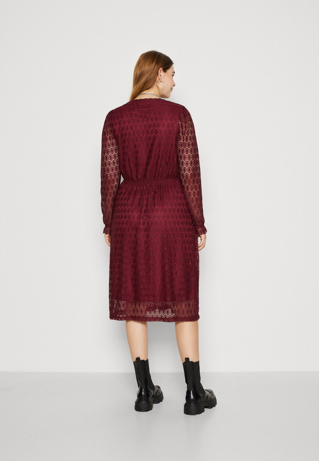 CAREMILA DRESS Media 4