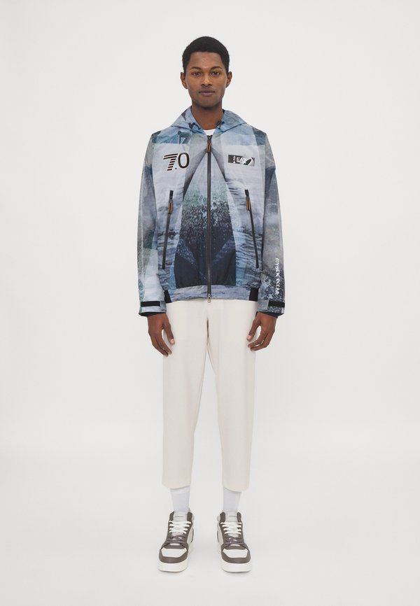 EA7 Emporio Armani