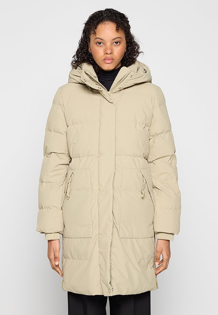 WOVEN OUTDOOR COATS Media 1