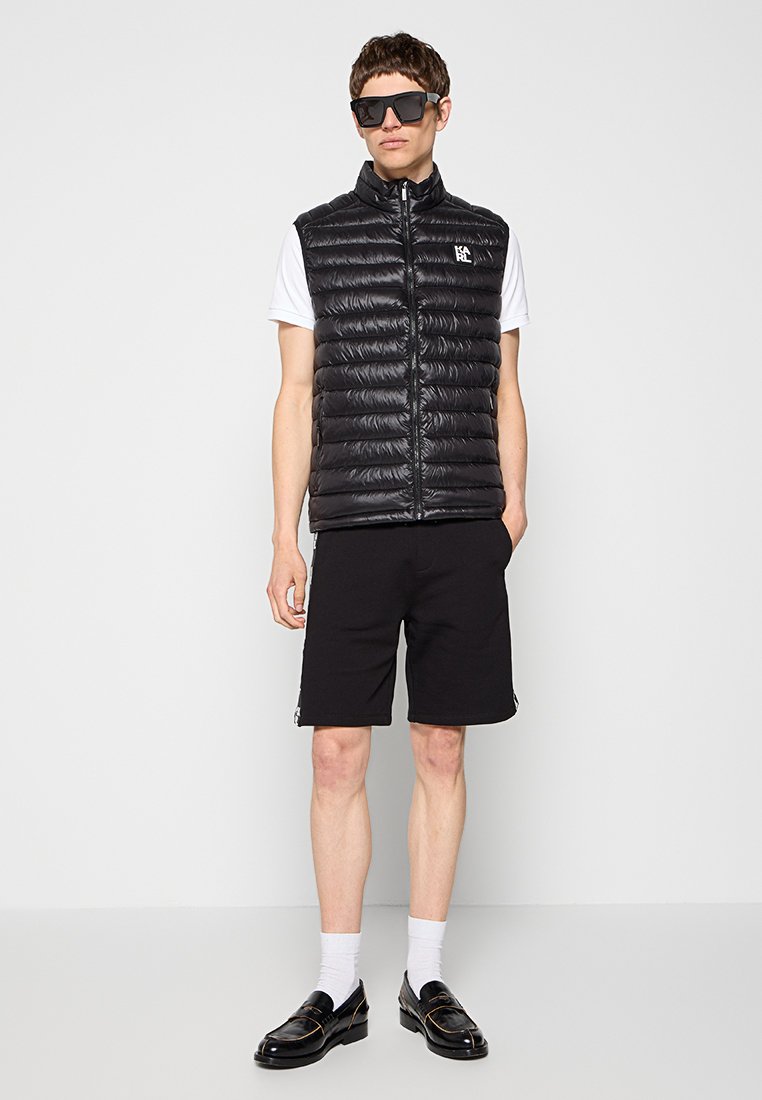 KARL LAGERFELD Shorts Media 2