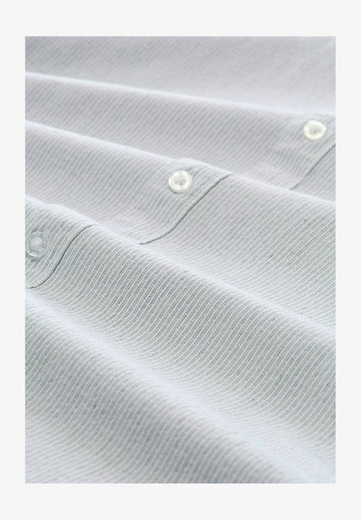 TOM TAILOR TOM TAILOR BLUSEN & SHIRTS REGULAR FIT KURZARMHEMD MIT STEHKRAGEN - Shirt - white navy small stripe