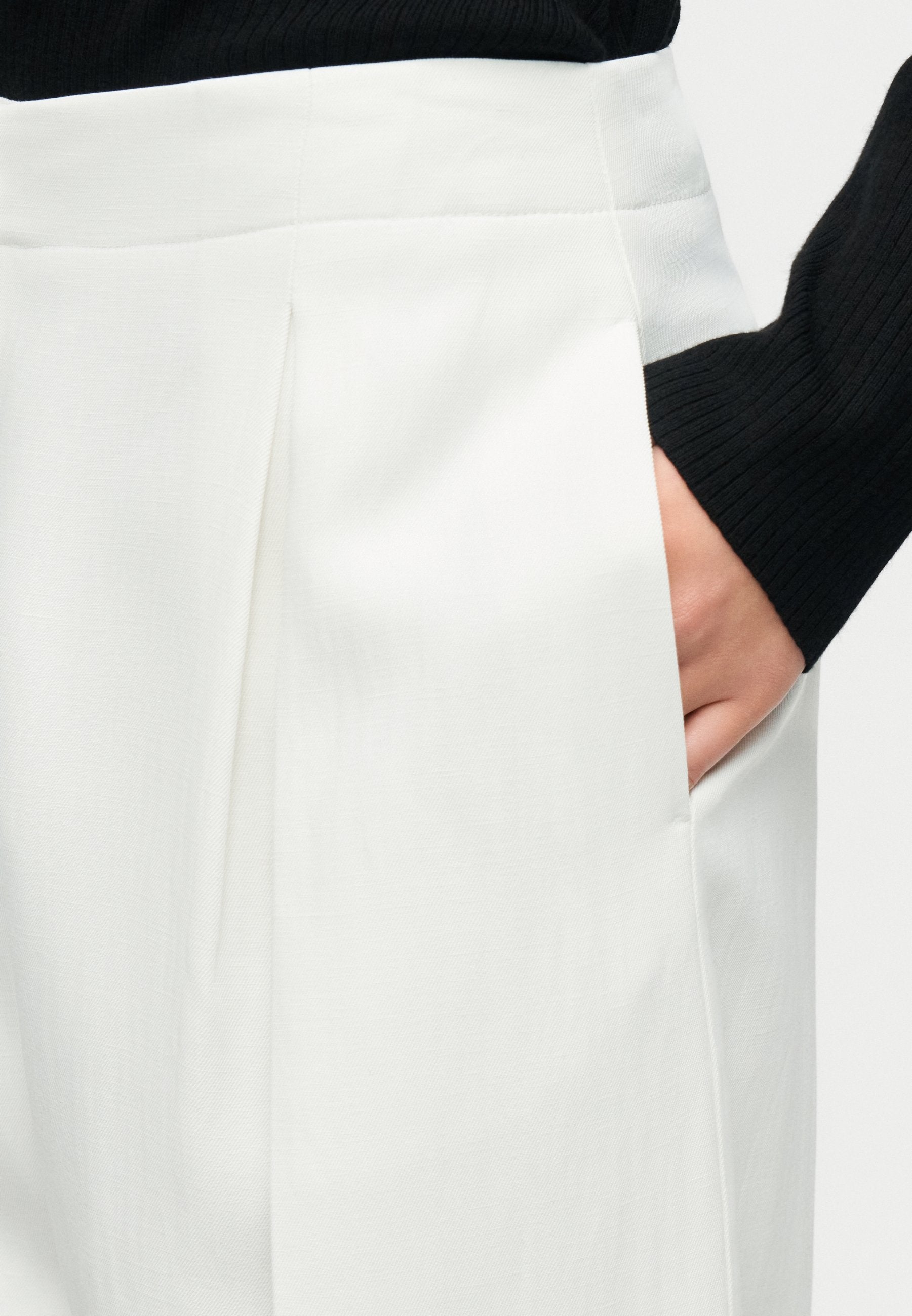 STUDIO BALLOON SHAPED PANT Media 6