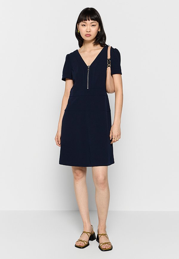 DKNY
