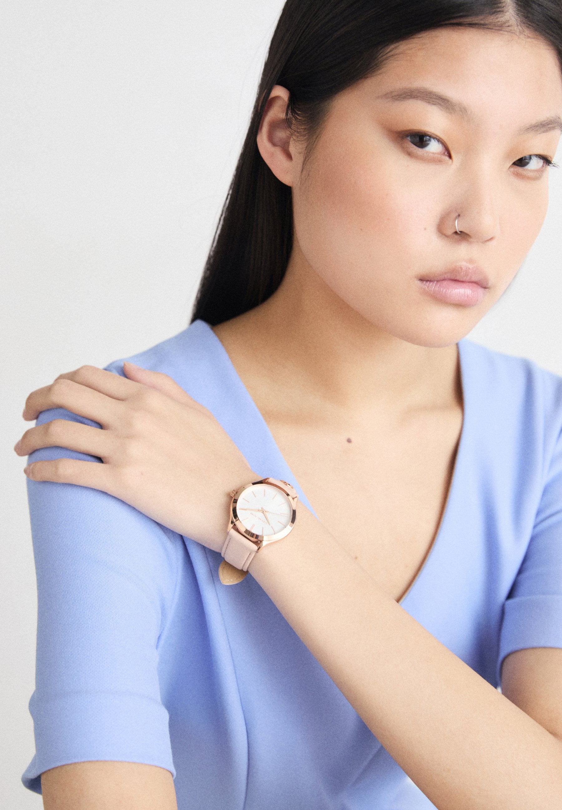 SLIM RUNWAY WATCH Media 2
