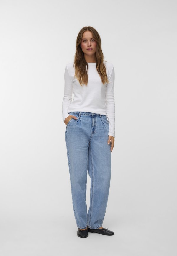 Vero Moda Straight fit VMETNA High rise Barrel - Relaxed fit jeans - medium blue denim