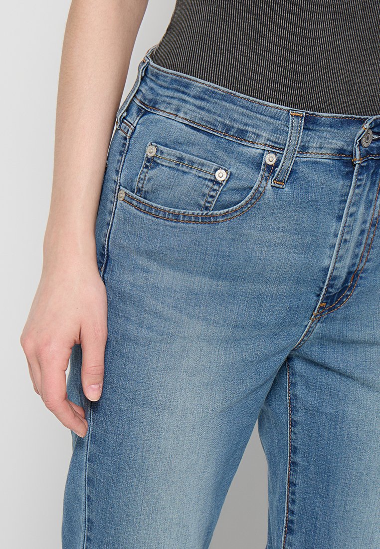 Levi's® 721 HIGH RISE SKINNY