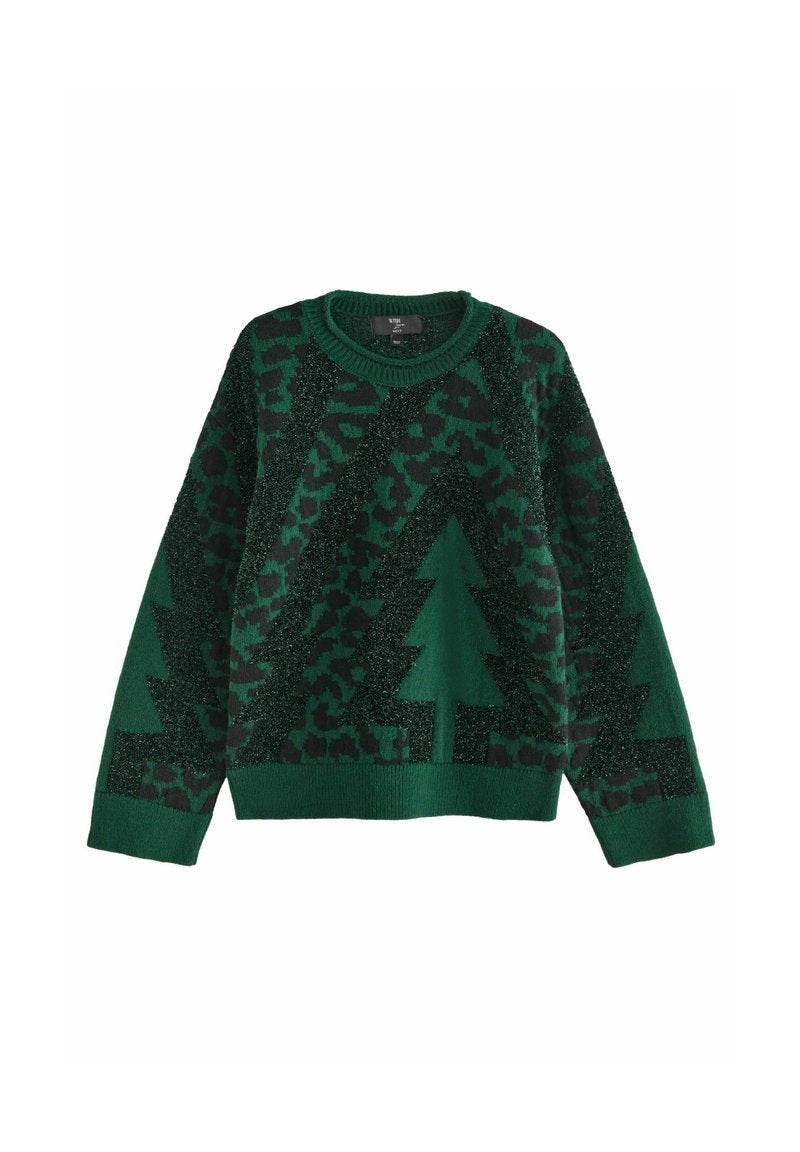 Grüner Strickpullover mit strukturiertem Design, das schwarze Leopardenmuster und Weihnachtsbaumformen zeigt. Rundhalsausschnitt und lange Ärmel.