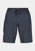 Schwarze Badeshorts mit einem strukturierten Streifenmuster, ausgestattet mit einem Kordelzugbund und bunten Akzenten auf der linken Seite.