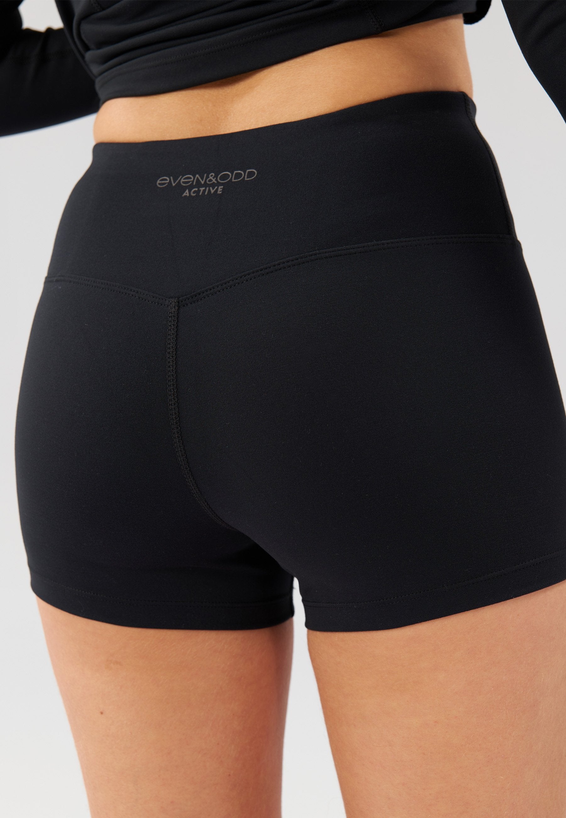 Even&Odd active ESSENTIAL MID RISE BOOTY SHORTS