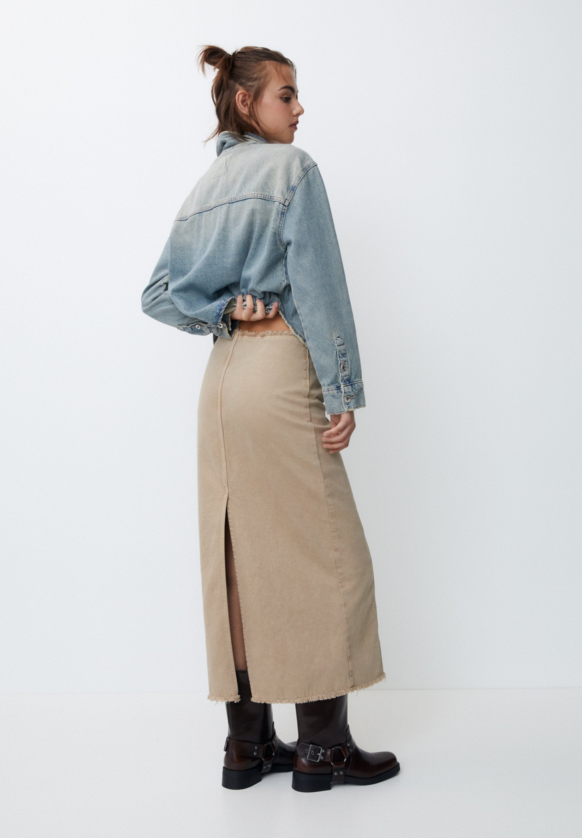PULL&BEAR WITH FRAYED DETAILS
