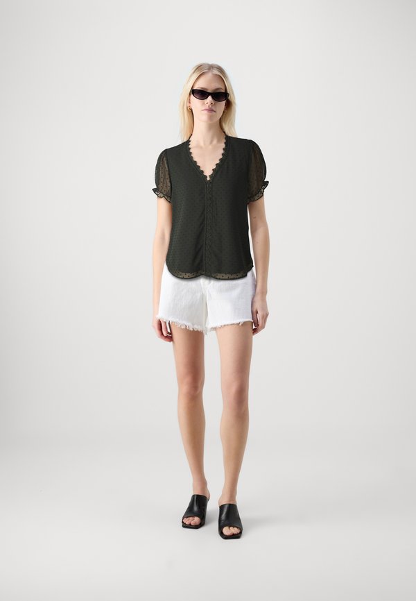 VILA VIDOBBA V NECK DETAIL