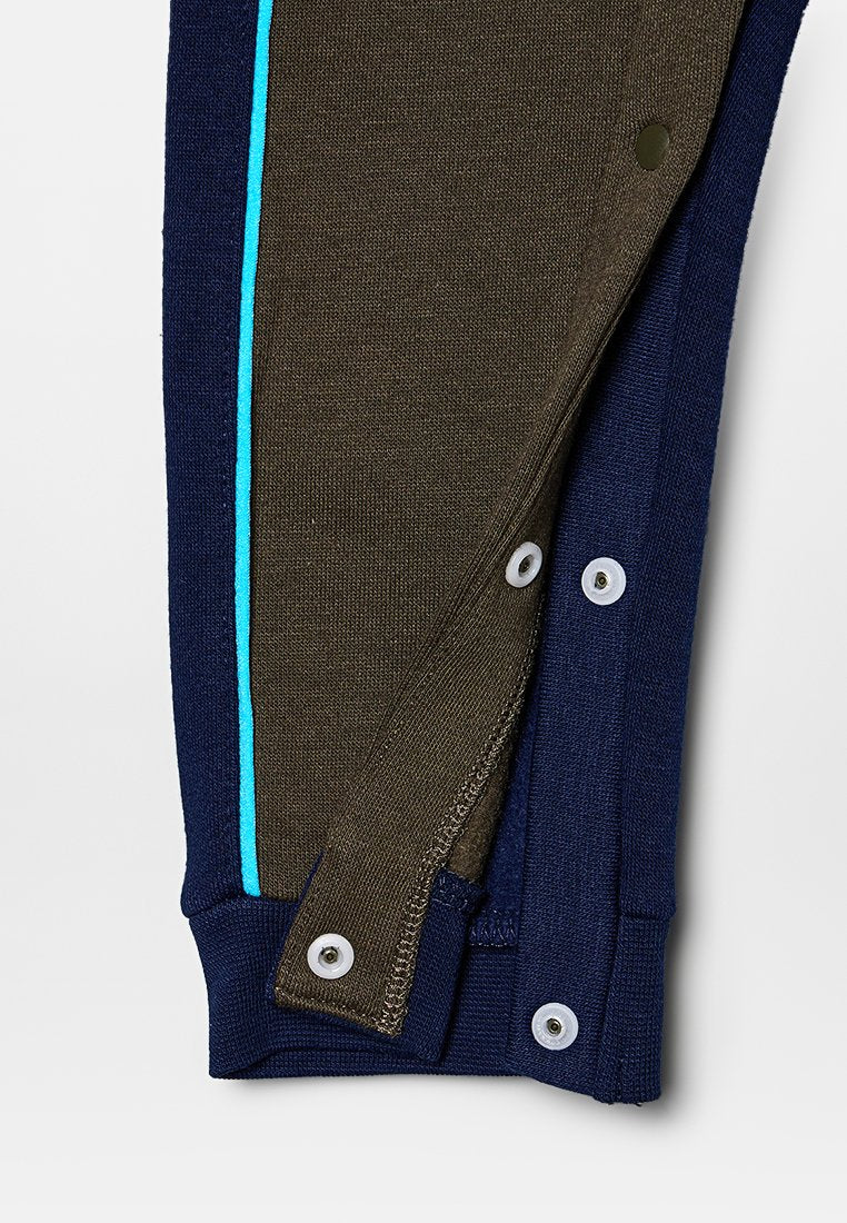 Nike Sportswear AMPLIFY