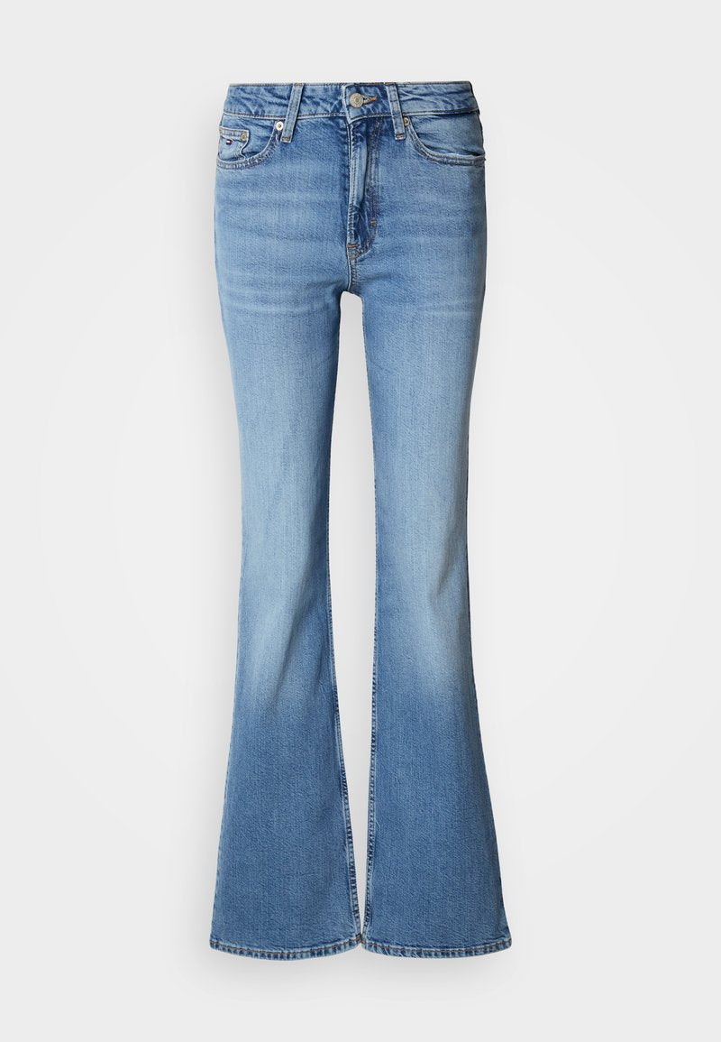 Blaue High-Waist-Jeans aus Denim mit ausgestelltem Bein, vorderer Knopfleiste und Reißverschluss sowie Vorder- und Gesäßtaschen.