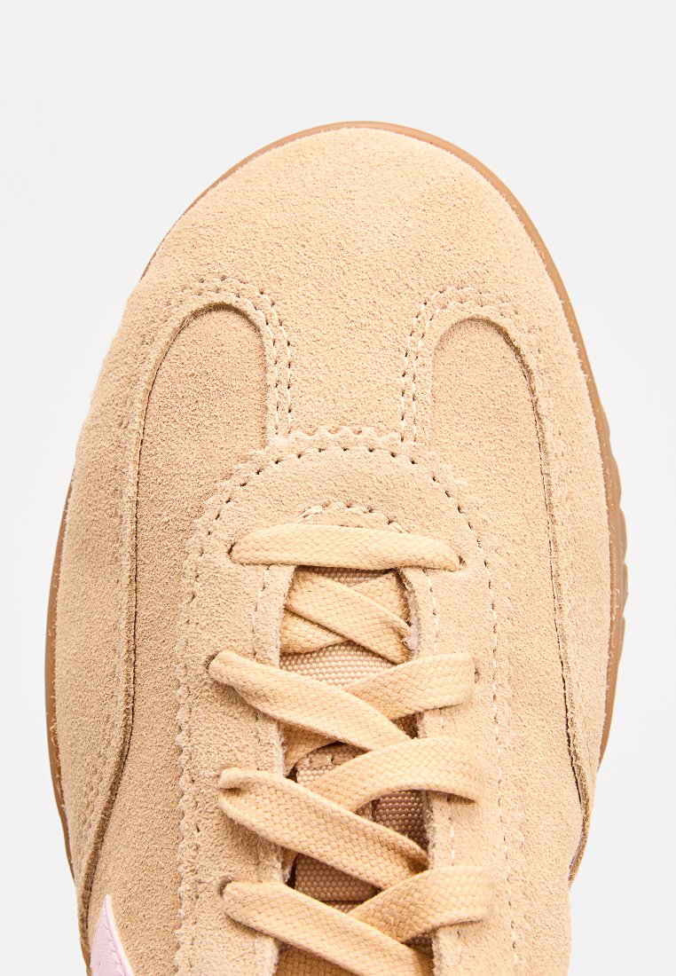 Converse RUN STAR