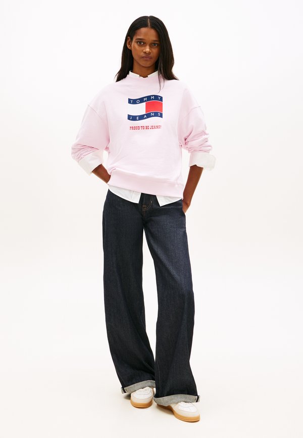 Tommy Jeans WAVY FLAG SUEDED TERRY BOXY SWEATSHIRT