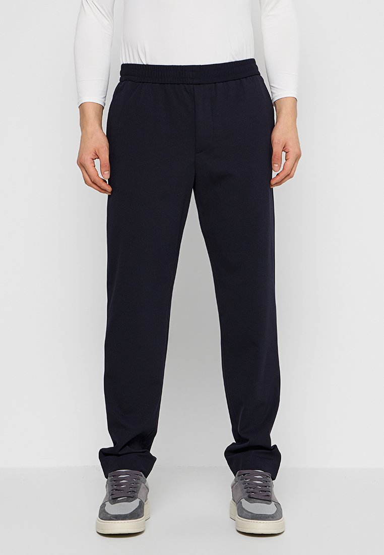 Selected NOAH SLIM FIT
