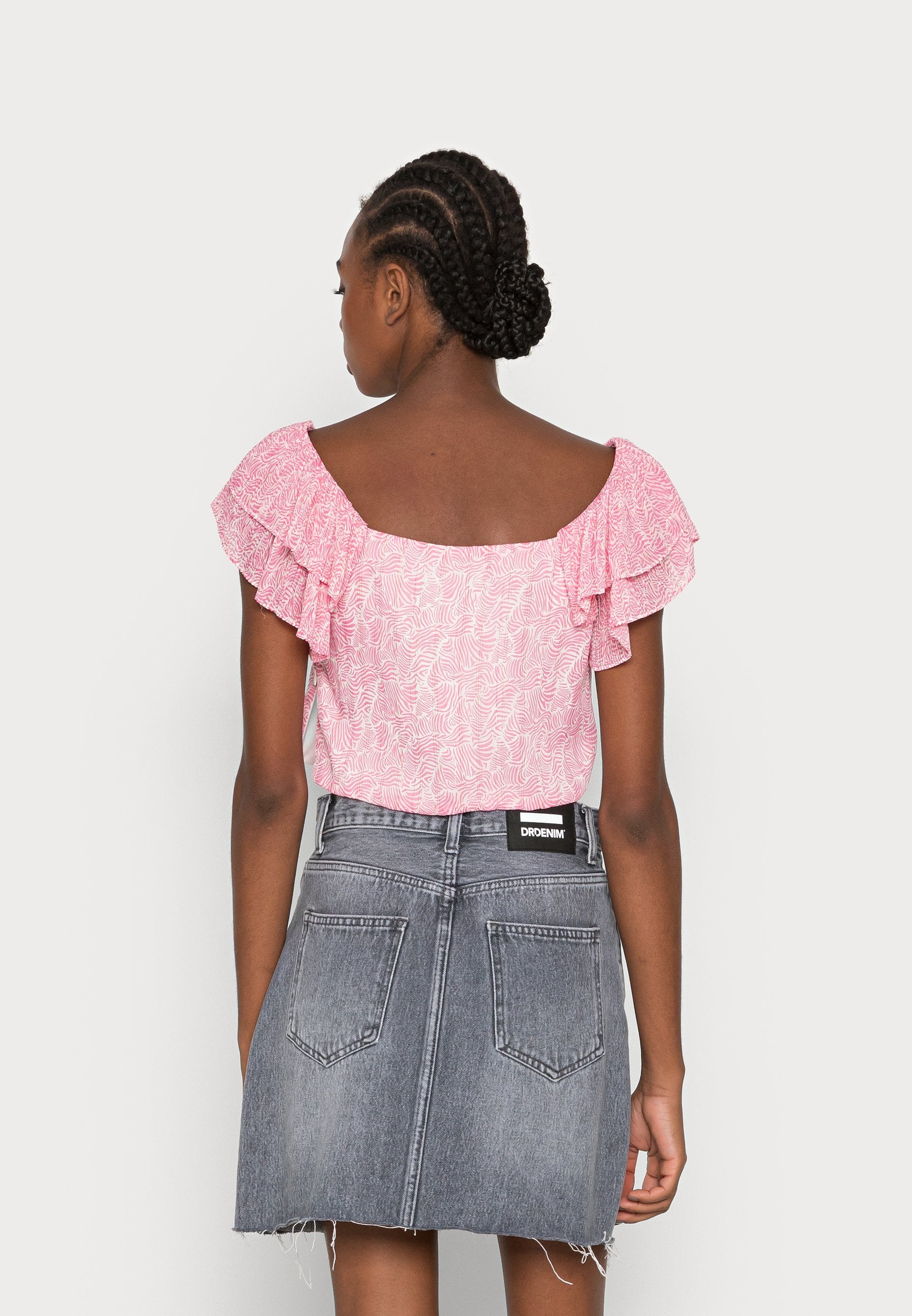 Molly Bracken YOUNG LADIES WOVEN