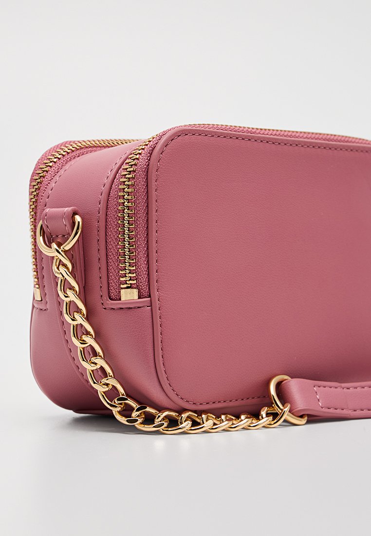 Love Moschino