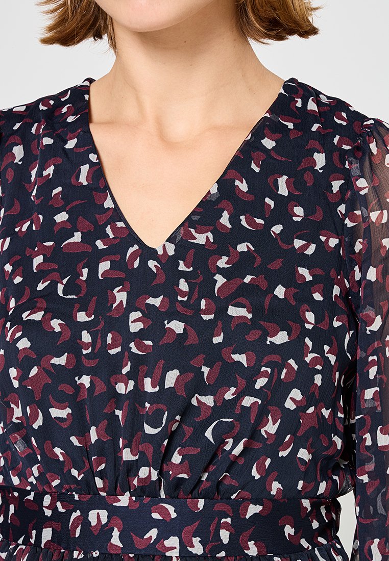 ONLY Petite Freizeitkleid Media 5