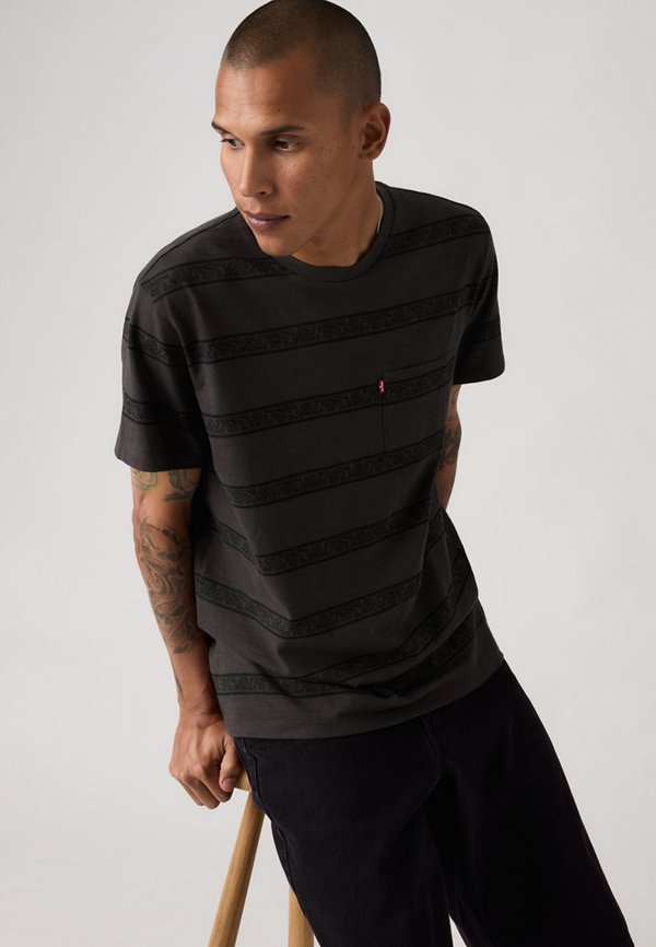 Levi's® CLASSIC POCKET TEE