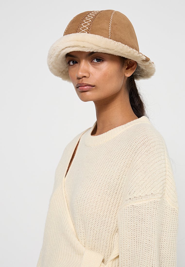 UGG ATHERSON
