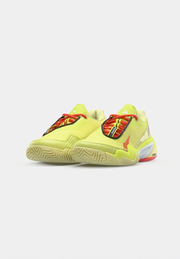 adidas Performance ASMC BARRICADE